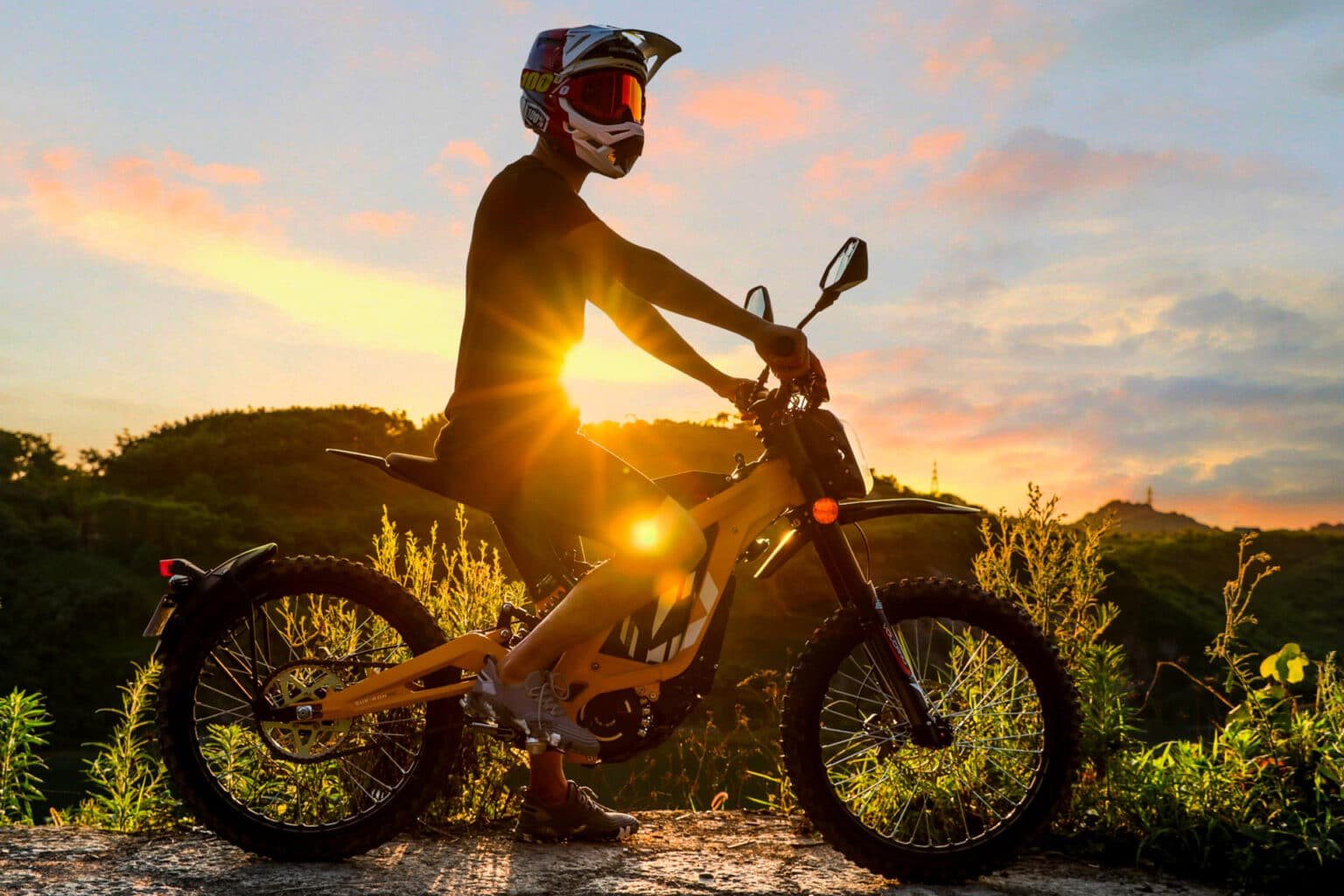 Light Bee L1E sunset ride
